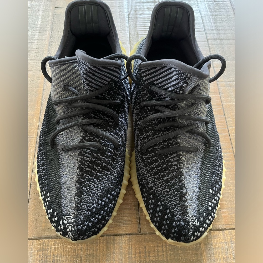 Adidas Yeezy Boost 350 V2 Carbon 8.5